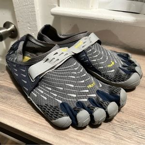 Vibram Five Fingers size 40